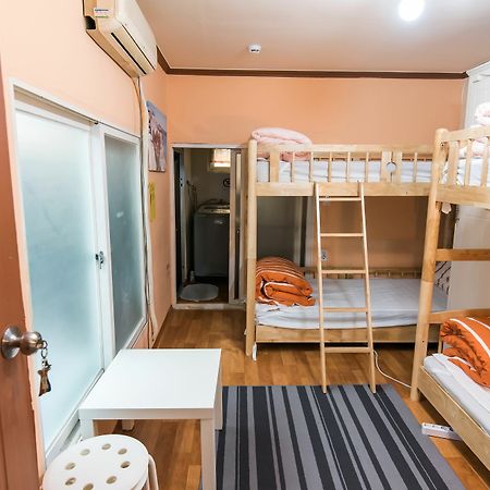 Jinho'S Black Whale Guest House & Bar Seul Dış mekan fotoğraf