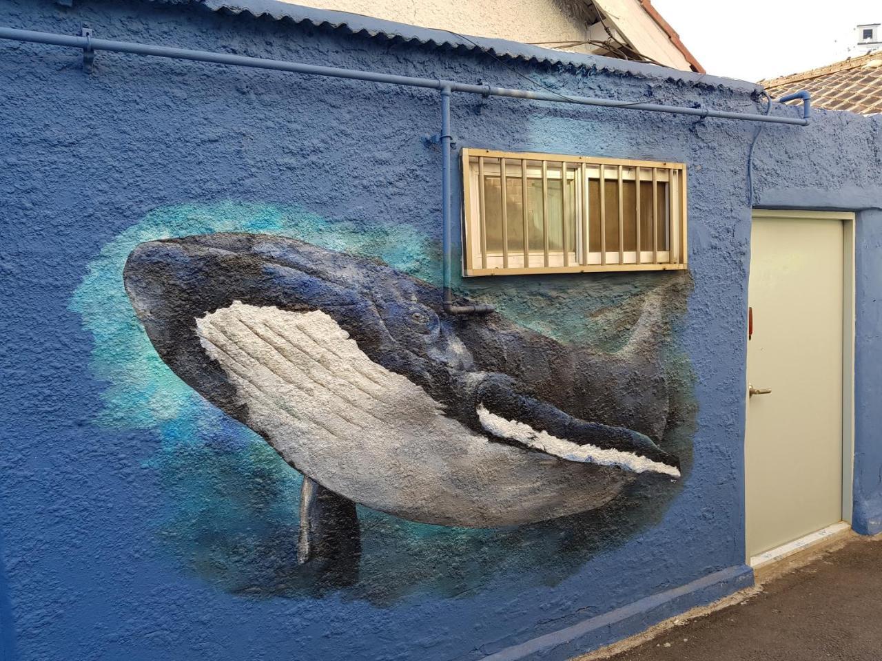 Jinho'S Black Whale Guest House & Bar Seul Dış mekan fotoğraf
